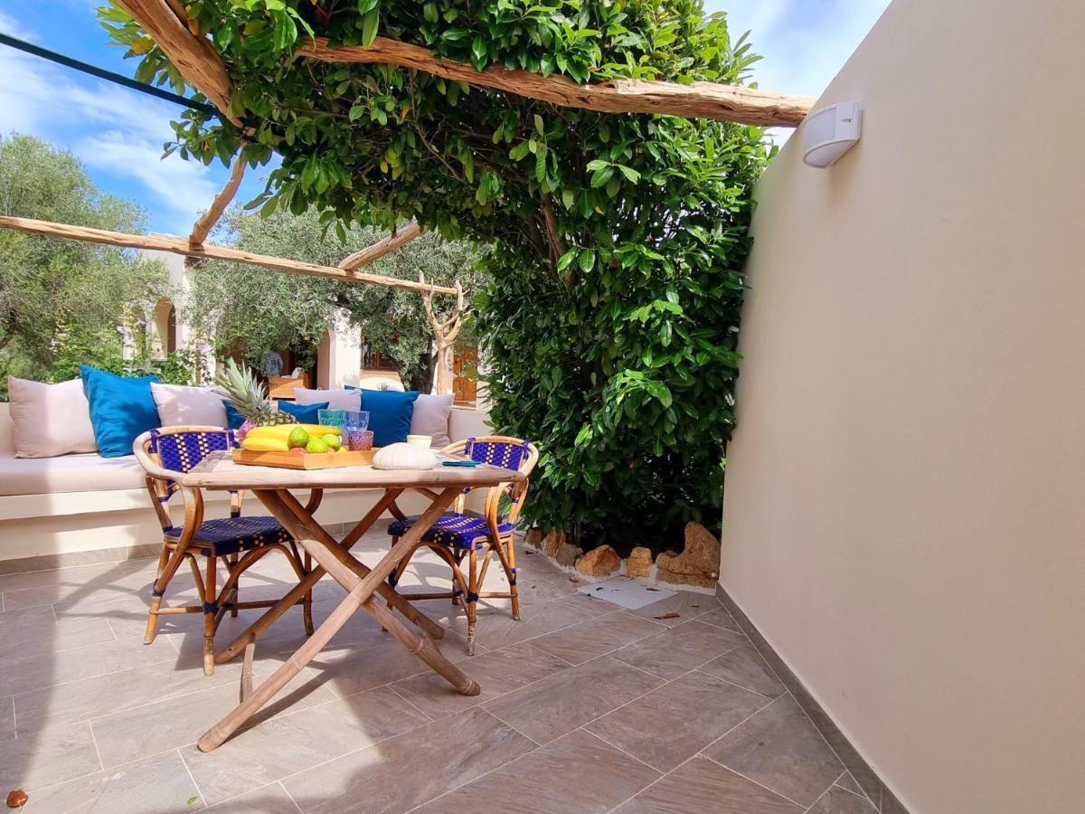 Apartamento Stazzo San Teodoro Il Ginepro Piscina Condivisa Exterior foto