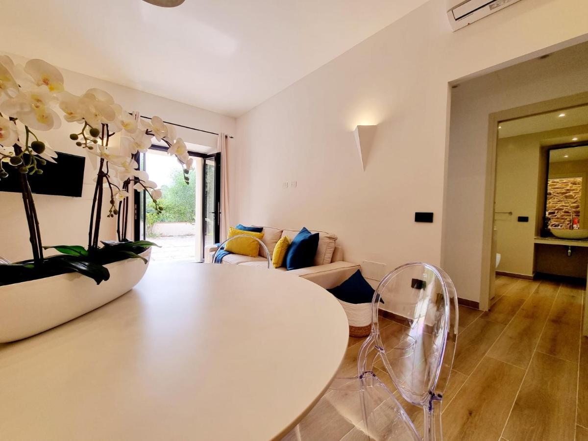 Apartamento Stazzo San Teodoro Il Ginepro Piscina Condivisa Exterior foto